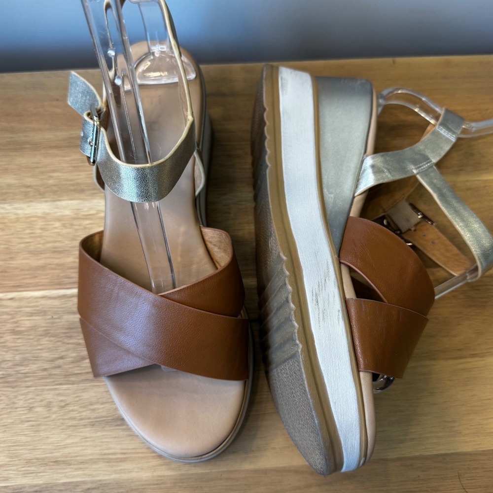 Repo Women 8.5 EU 39 Tan Gold Leather Platform Wedge Sandals Metallic Crossover